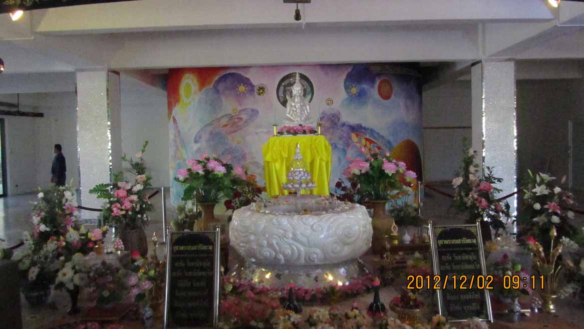 Phrathard_Phakaew 13.JPG 83.9K